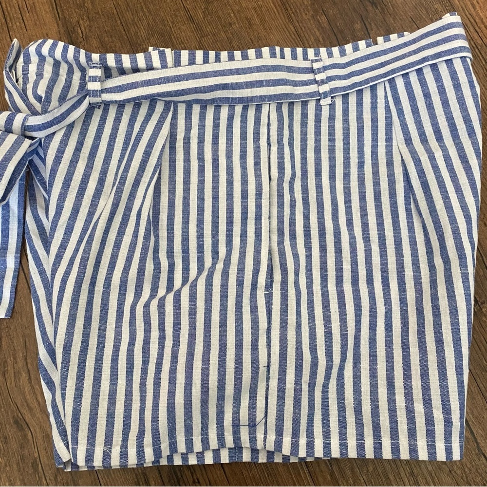 Love Tree Blue and White Striped High Waist Shorts - Picture 4 of 7